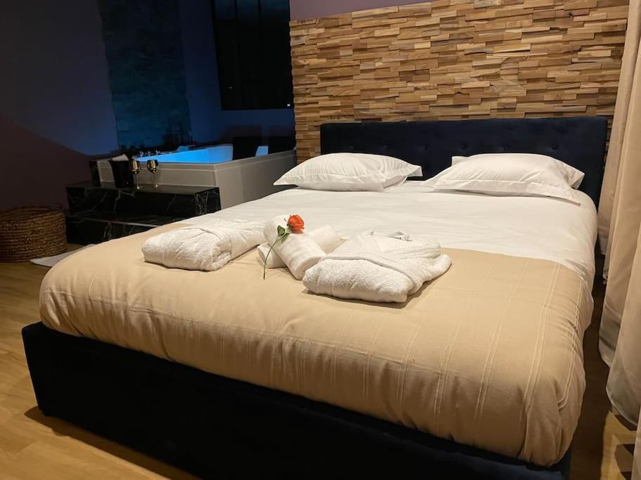 Bonnieres-sur-Seine Le Cocon Des Granges - Suite Sauna Jaccuzi Spa מראה חיצוני תמונה